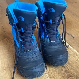 Youth North Face Thermoball Boots, size 7